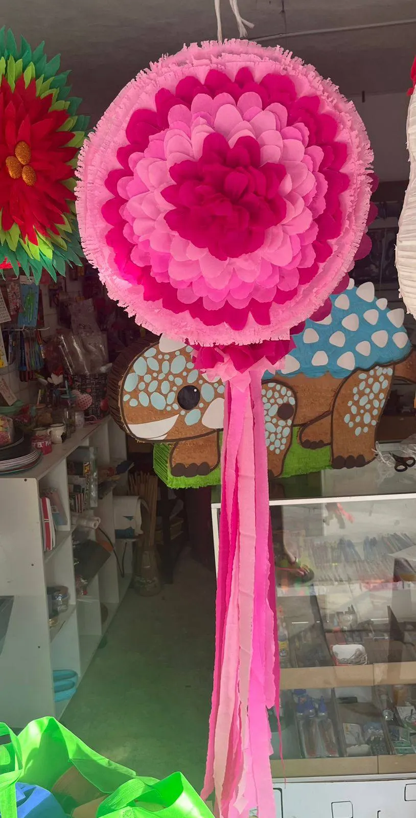 Round photo piñata