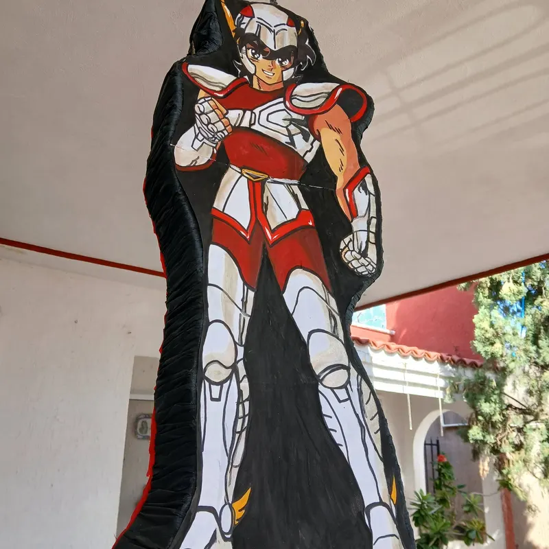 Piñata de Seiya con armadura, de cuerpo completo